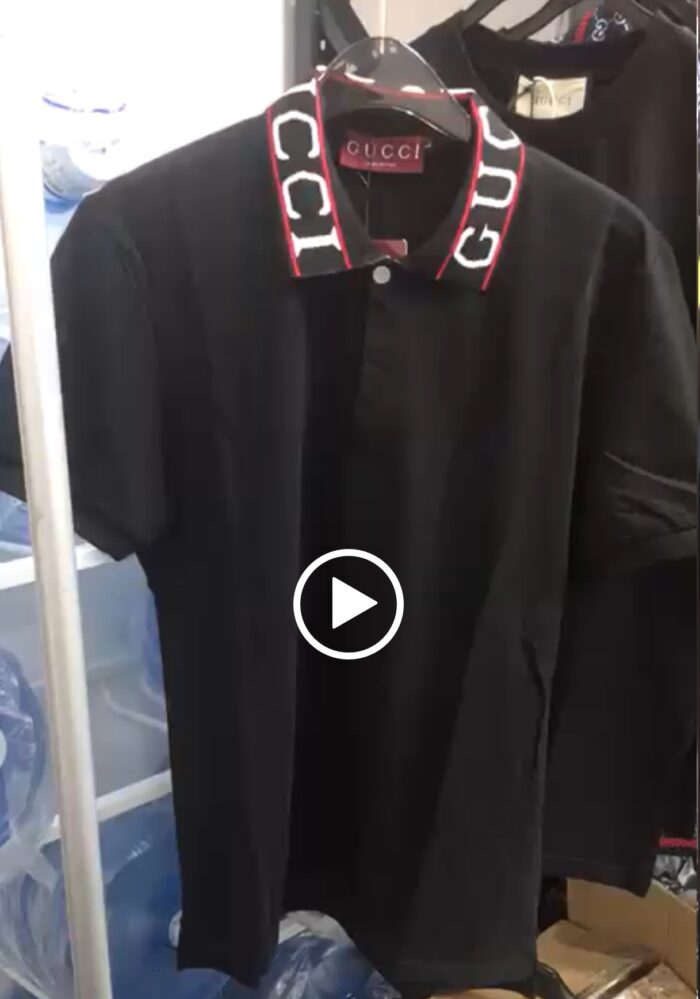 GUCCI BLACK PRINTED COLLAR (FITTED) Size Large